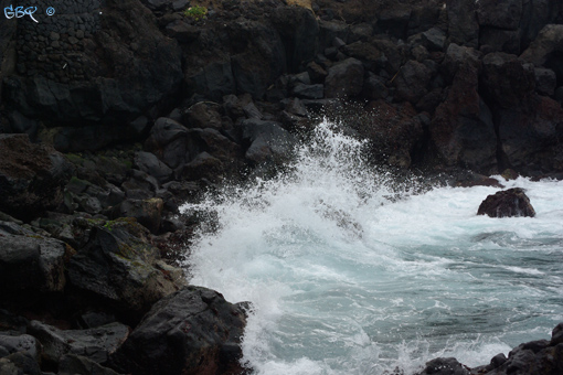 Foto: Rompiendo olas