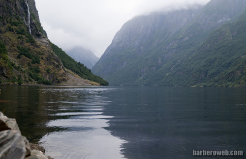 Foto: Fiordos noruegos (Gudvangen)