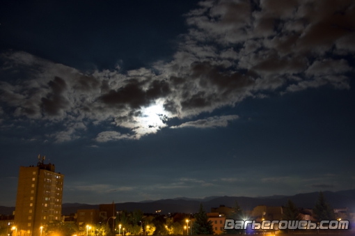 Foto: Luna sobre la ciudad