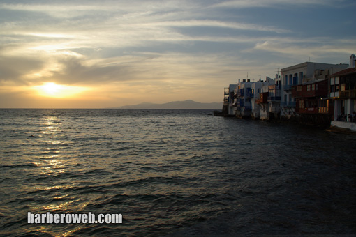 Foto: Foto del atardecer en el barrio pequeña Venecia en Mykonos