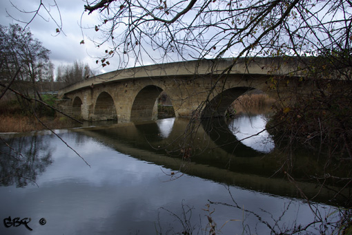 Foto: Simetria en el puente